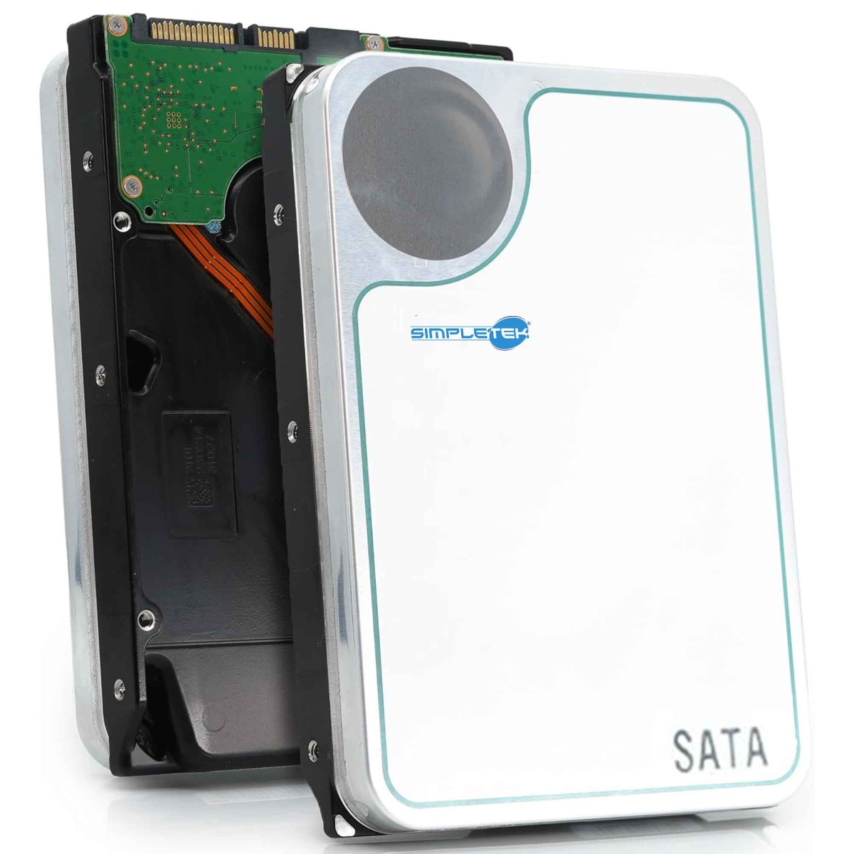 Devre kartı ve kabloları gösteren açık bir SATA sabit disk denetleyicisi.