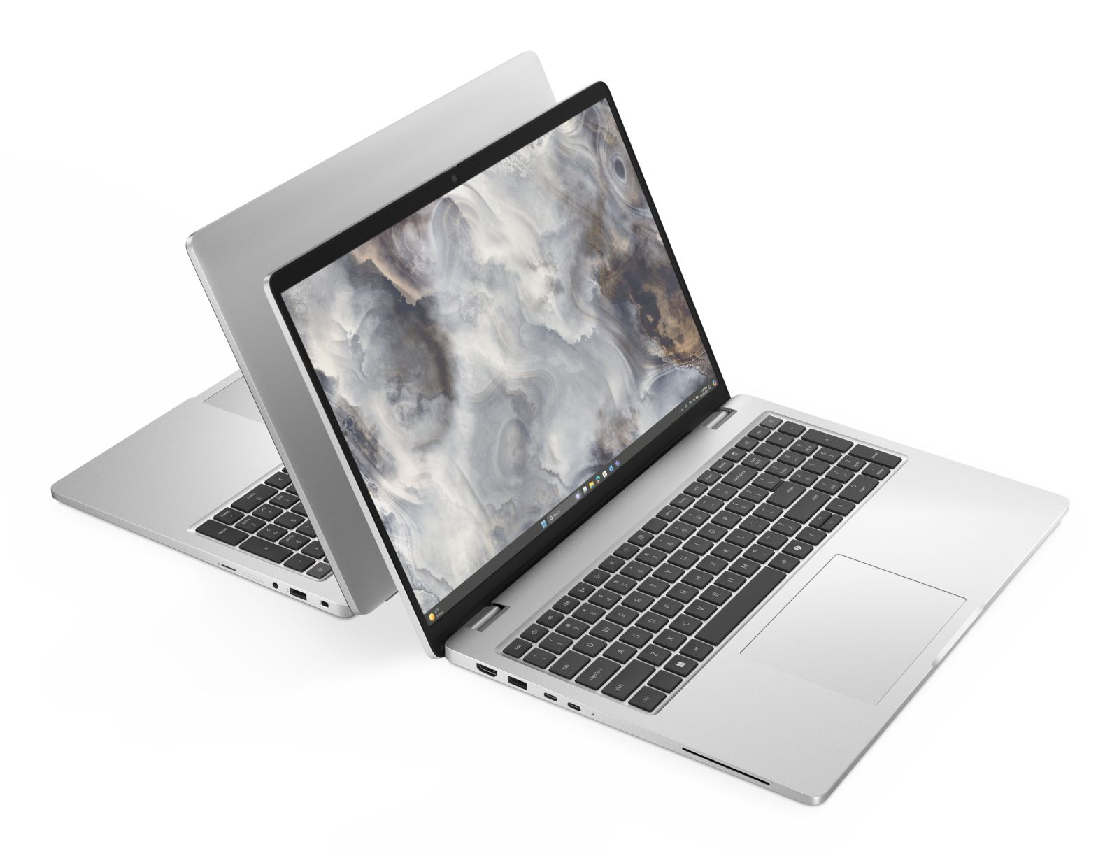 Zwei silberne Laptops auf weißem Hintergrund, einer leicht geöffnet.