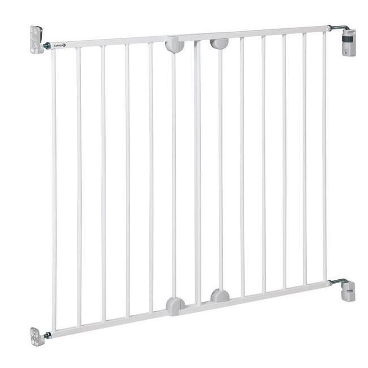 Una puerta metálica blanca, independiente, con barrotes verticales y soportes de pared.