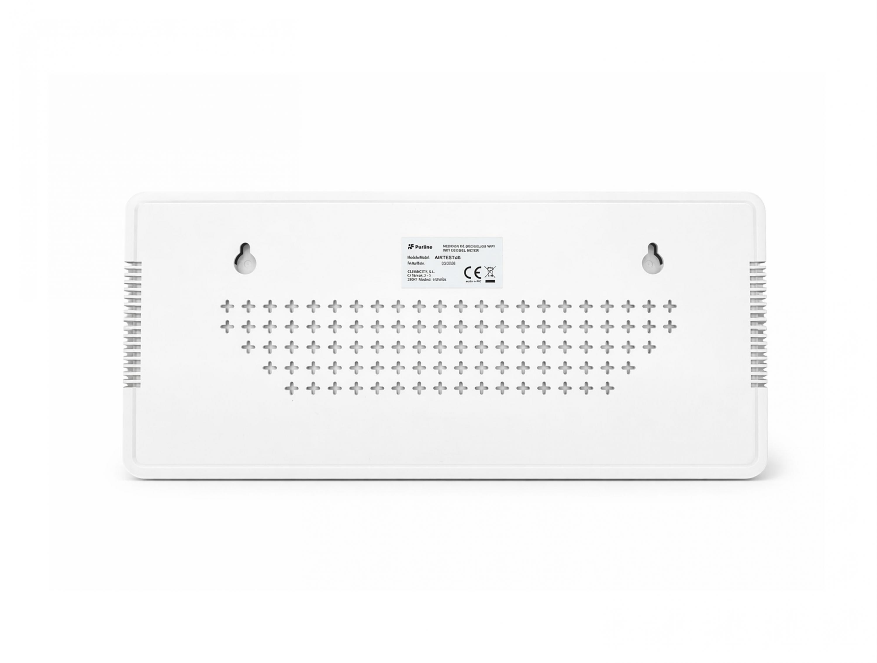 Unidad rectangular blanca con rejillas de ventilación y una etiqueta.