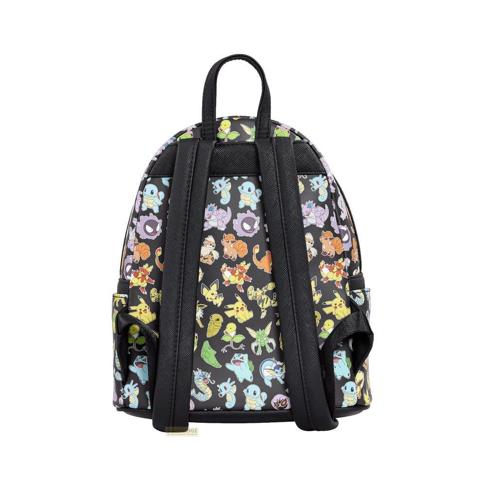 Una mochila negra con muchos personajes coloridos de Pokémon, vista frontal con dos correas.