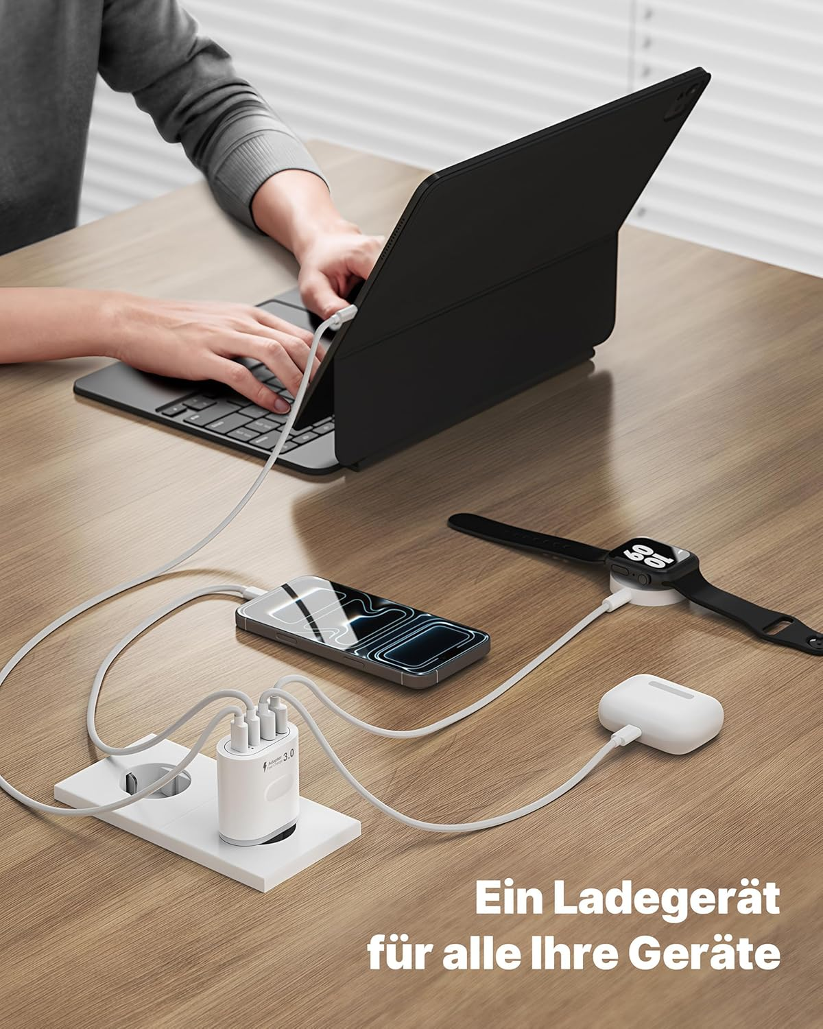 Un adaptador de carga alimenta un smartphone, reloj inteligente y auriculares.