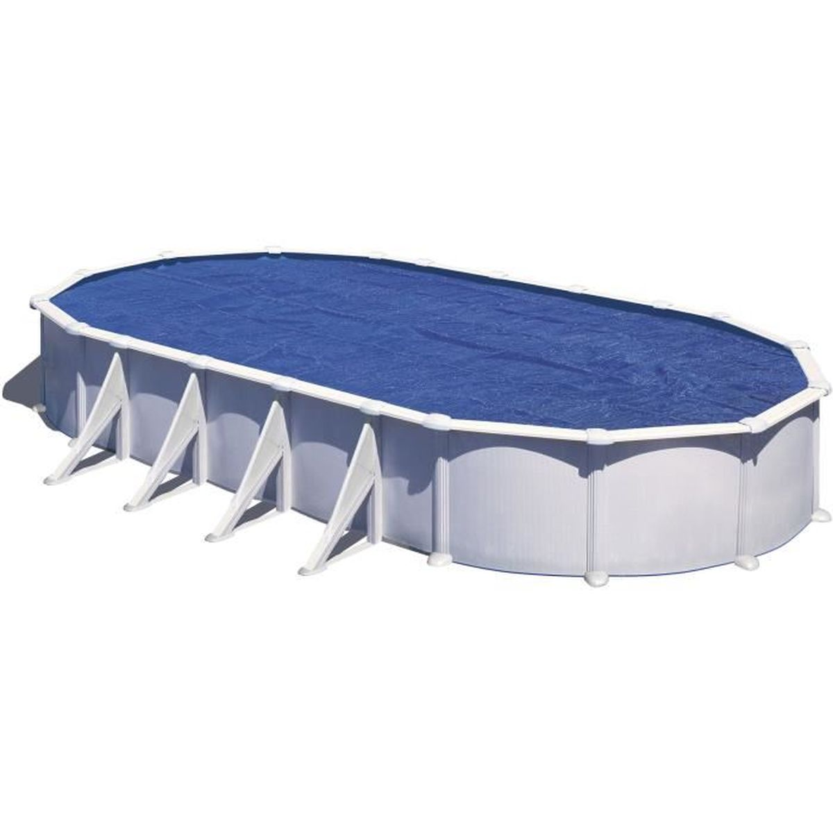 Piscina ovale con copertura blu e supporti bianchi.