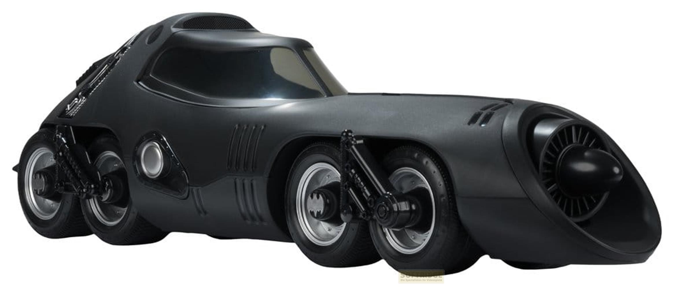 Ein schwarzer Batmobil mit sechs Rädern und einem Düsenantrieb.