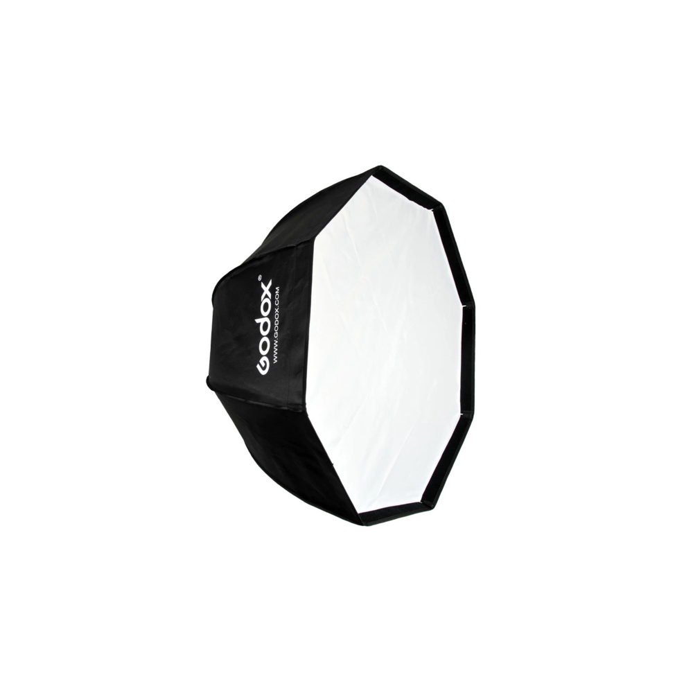 Un modificatore di luce softbox ottagonale Godox su sfondo bianco.
