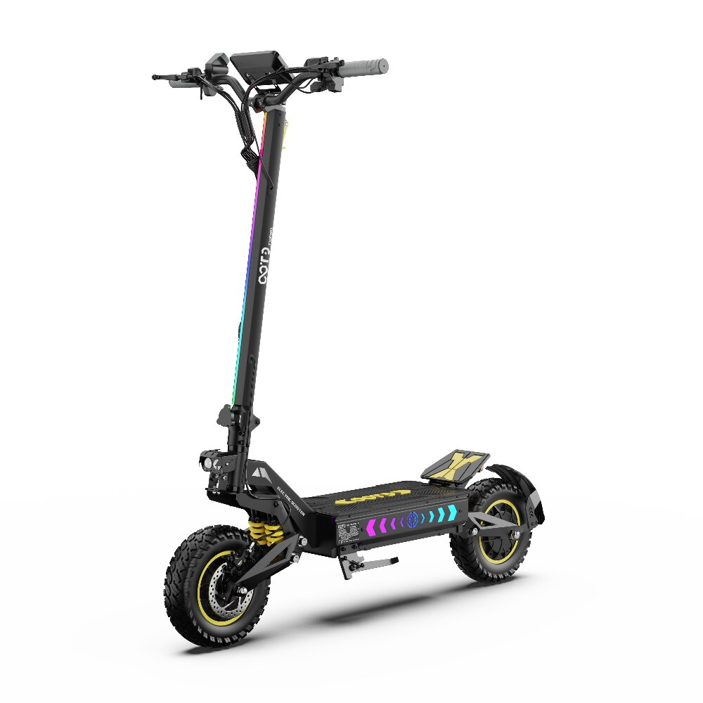 Monopattino elettrico nero con luci colorate, pneumatici con accenti gialli.