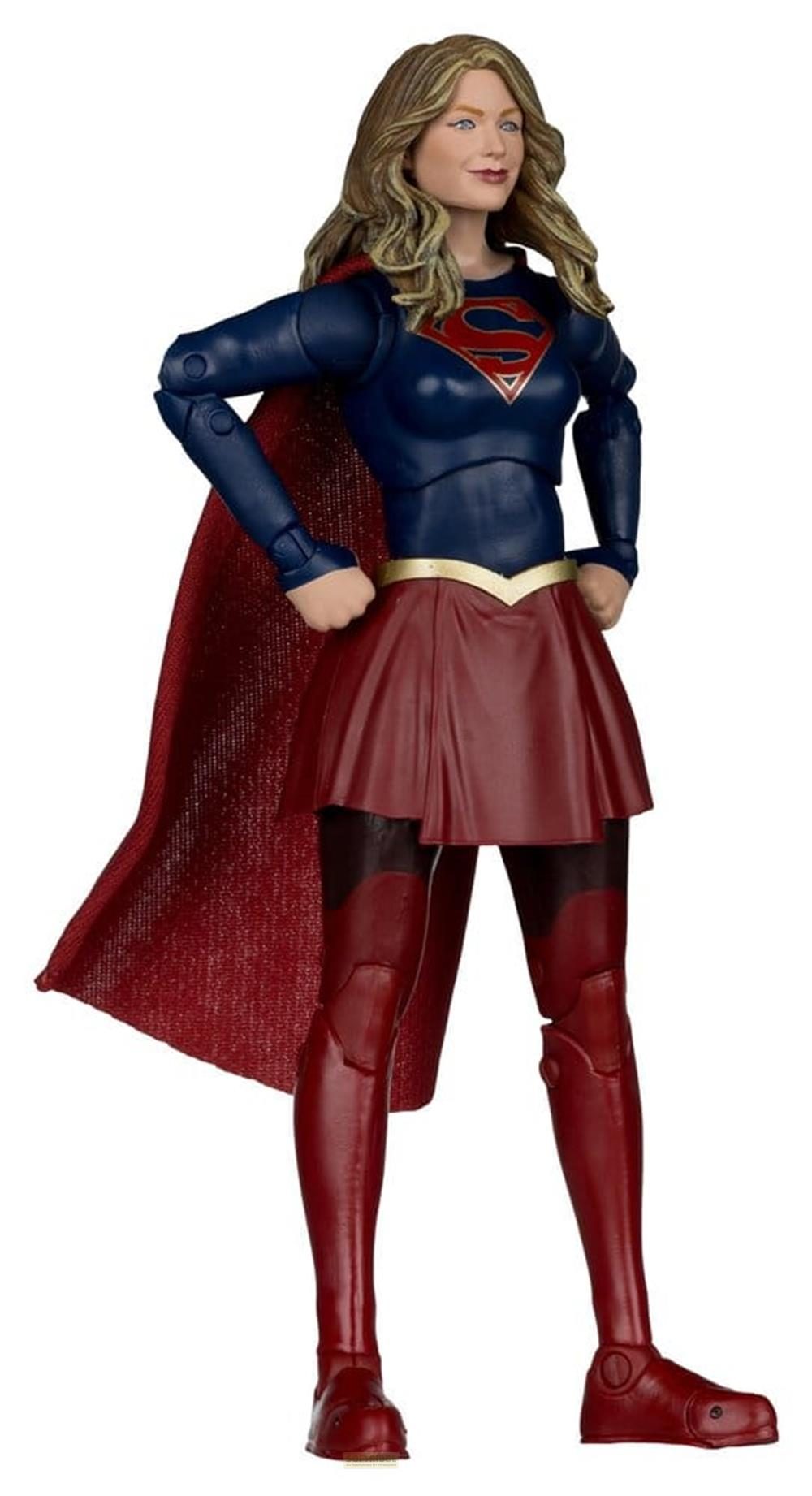 Eine Actionfigur von Supergirl in ihrem blauen Anzug, rotem Umhang und rotem Rock.