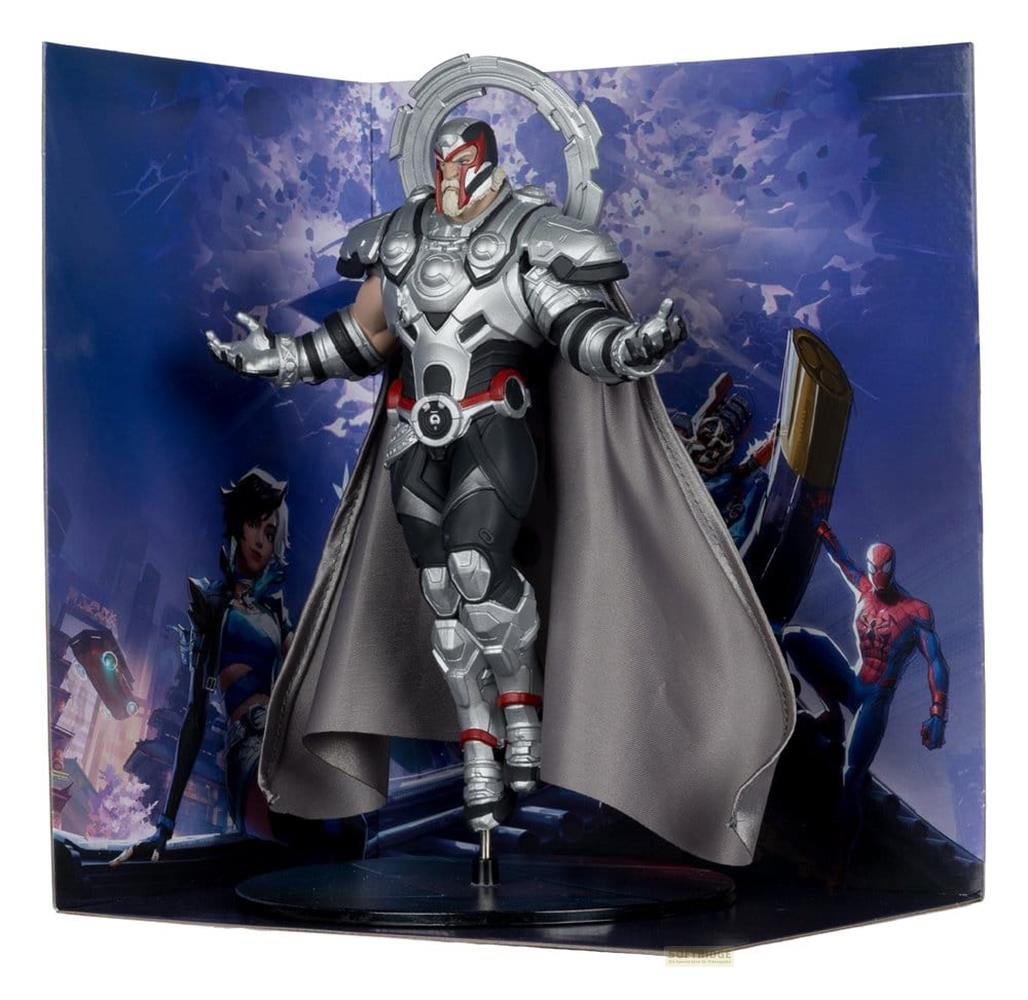Magneto-Figur in Rüstung mit Umhang vor Comic-Hintergrund mit Spider-Man.