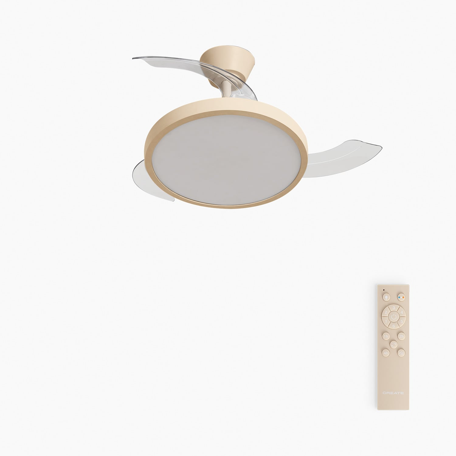 Un ventilador de techo beige con tres aspas transparentes y una luz redonda, junto a un mando a distancia.