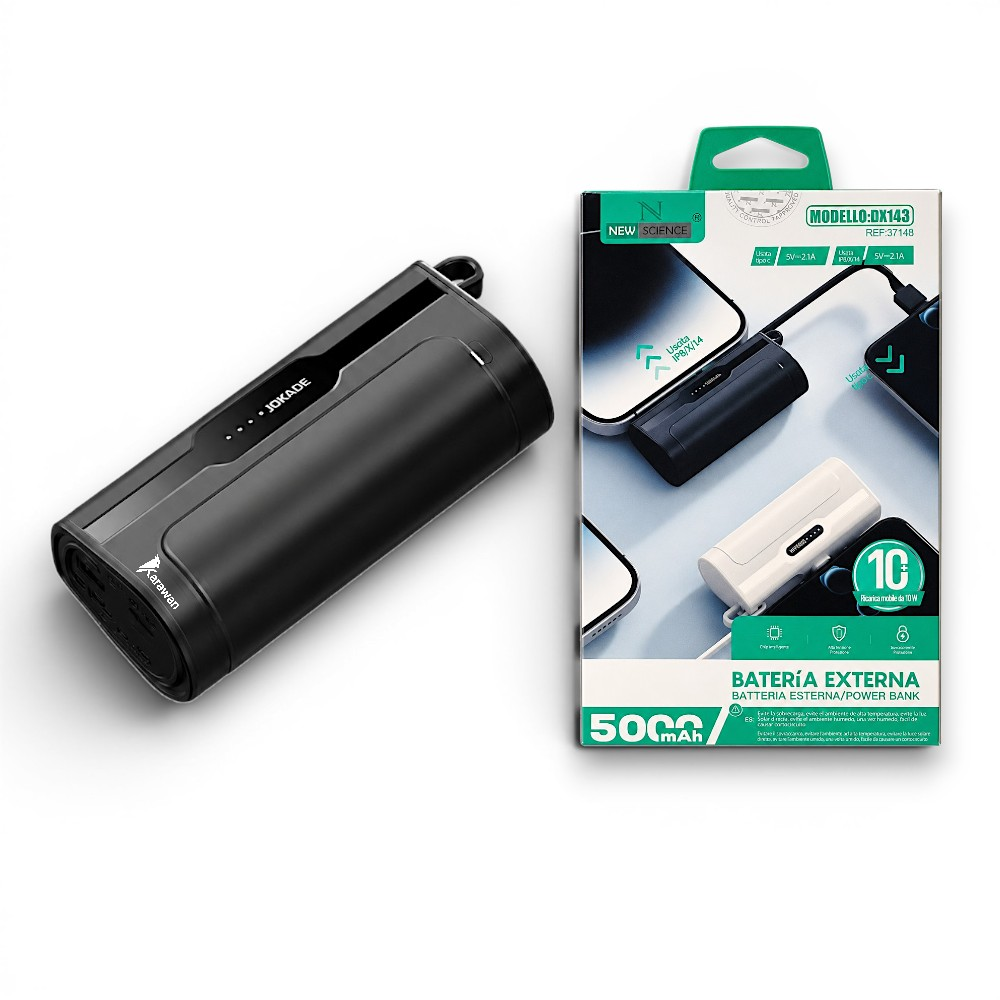 Dispositivo de power bank negro con logo "JOKADE" junto a su embalaje.