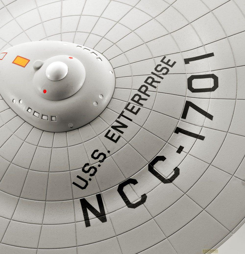 Naheinstellung des Raumschiffs U.S.S. Enterprise NCC-1701.