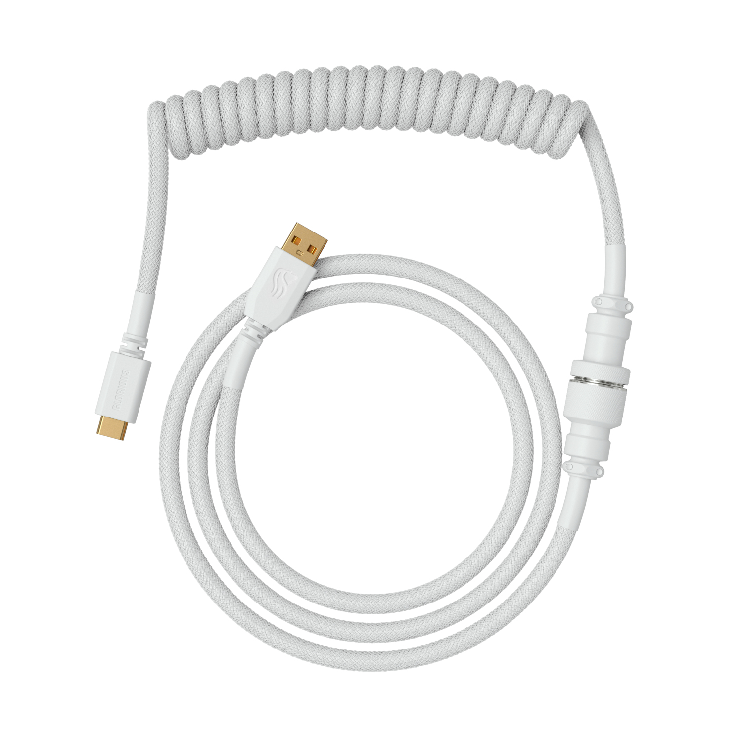 Altın rengi USB-C ve USB-A konektörlü beyaz sarmal kablo.