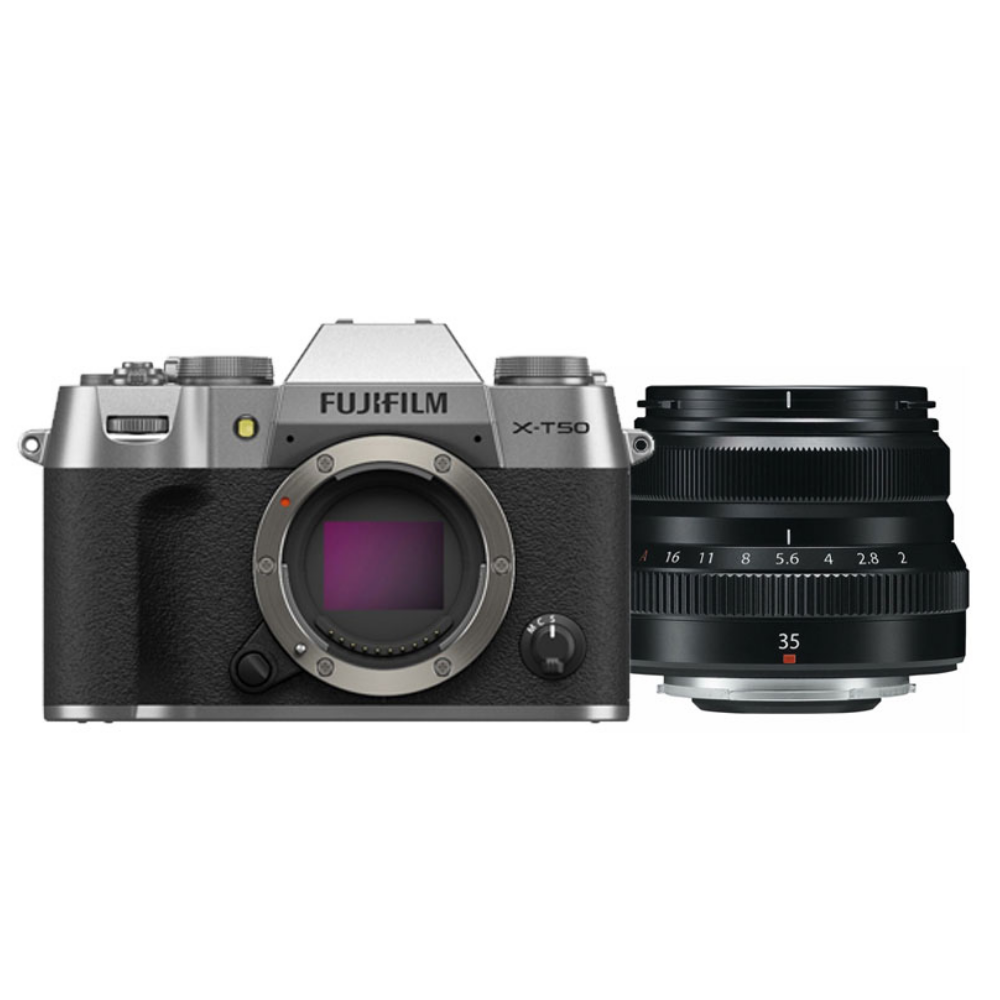 Een zilveren Fujifilm X-T50 camera met een zwart objectief is getoond.