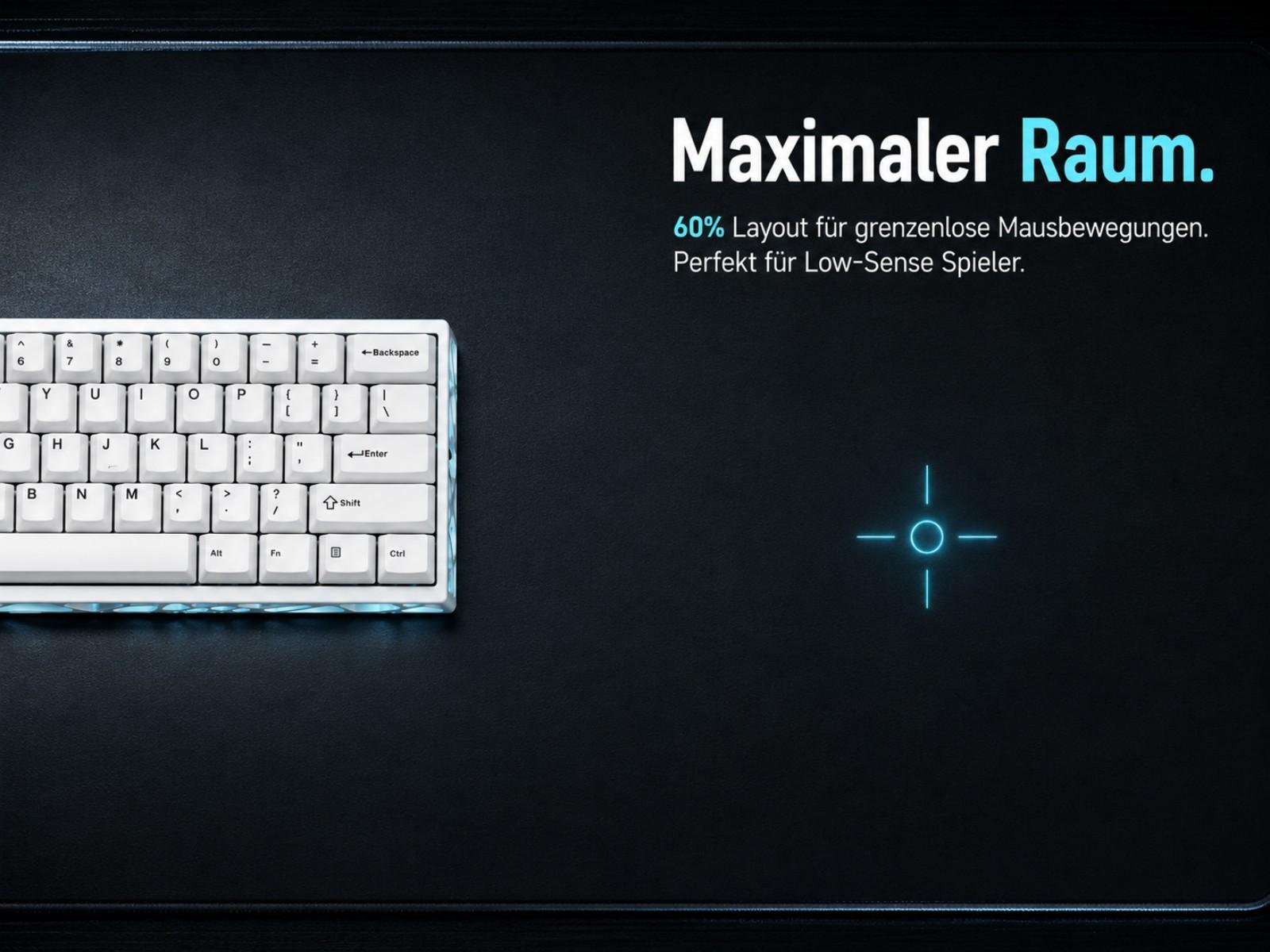 Ein weißes 60% Tastatur-Layout liegt auf einer schwarzen Mausmatte mit blauem Fadenkreuz.