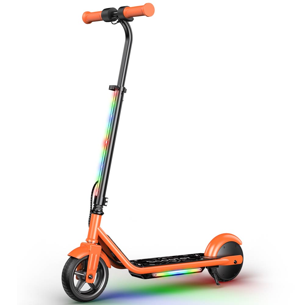 Uno scooter elettrico arancione con luci colorate sul manubrio e sul ponte.