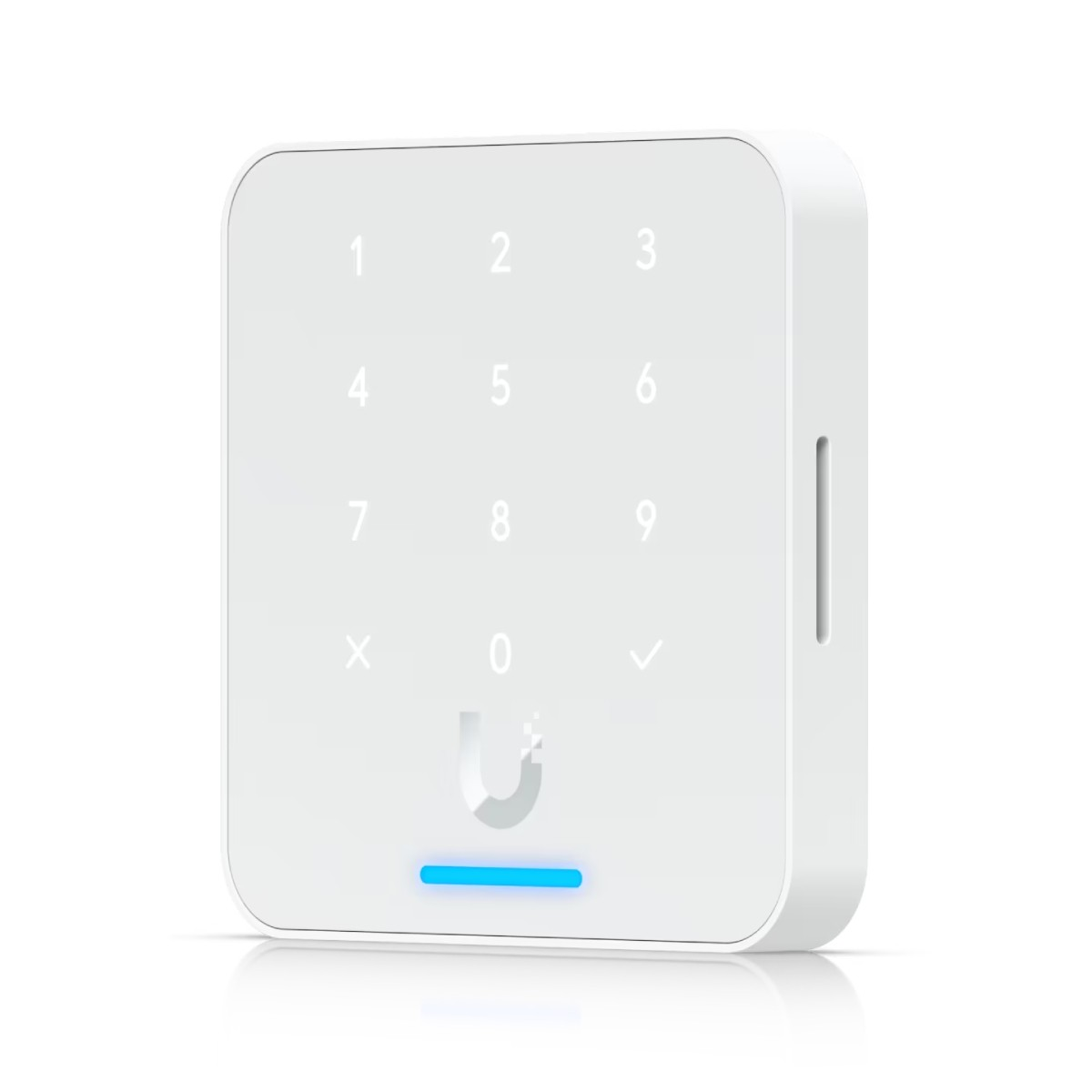 Una tastiera bianca con tasti numerici, un logo e una barra luminosa blu.