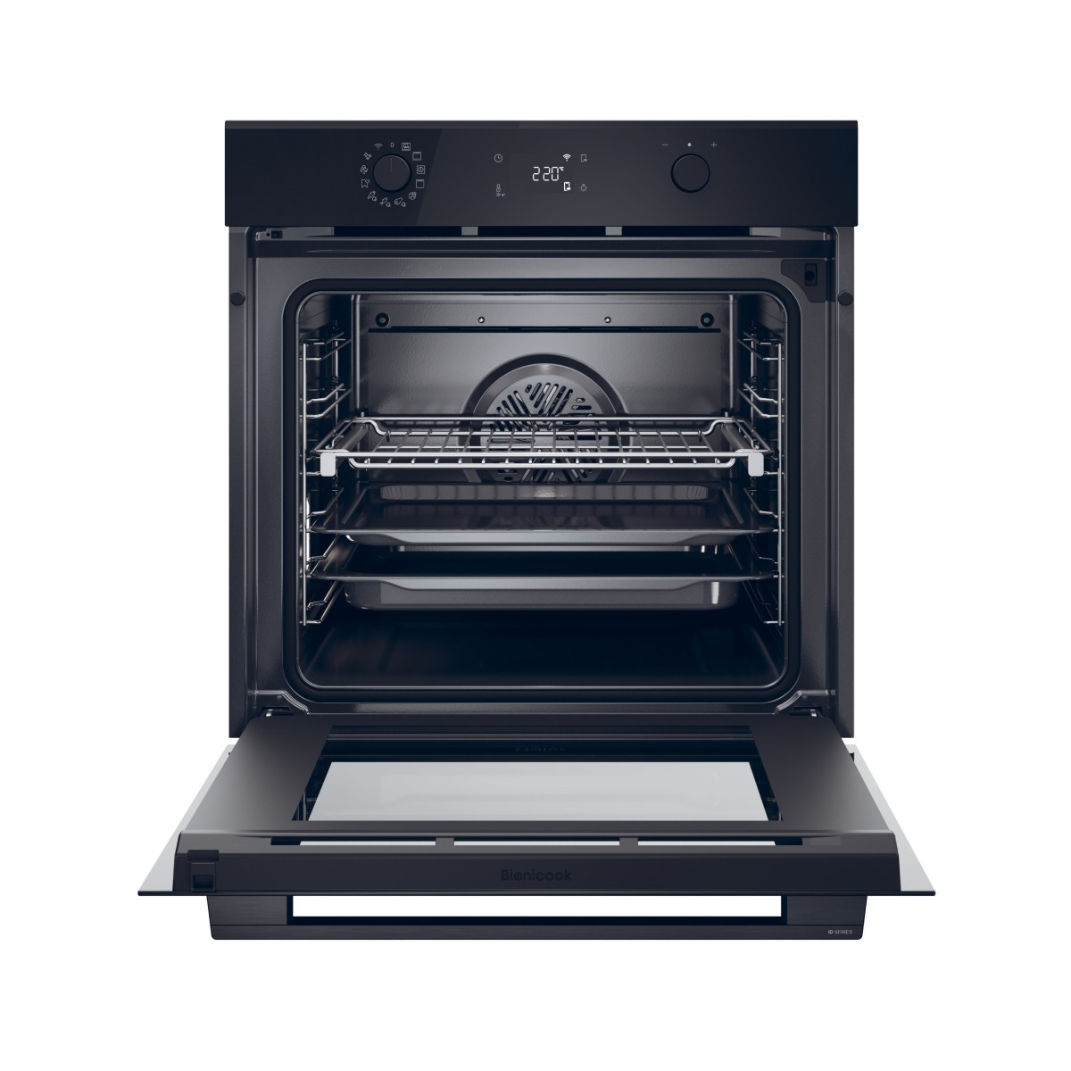 Un forno da incasso nero con la porta aperta, che mostra griglie e teglie all'interno.