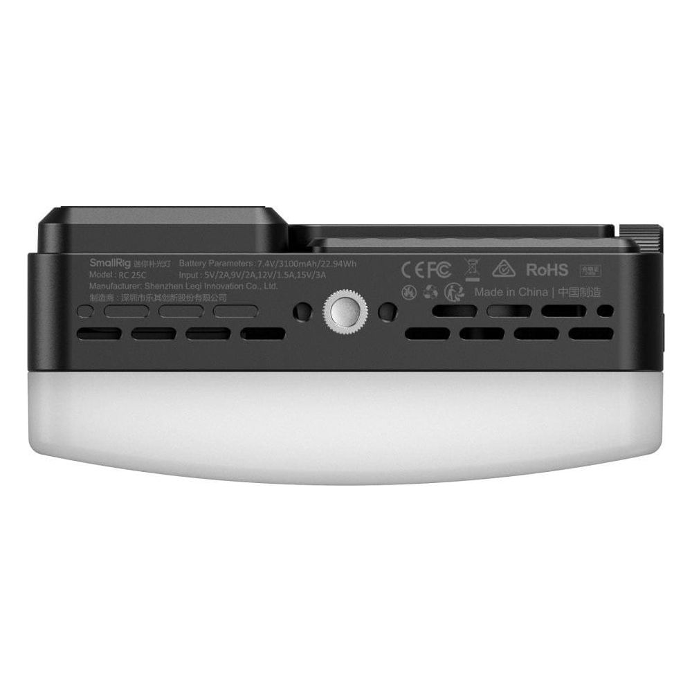 Achterkant van een SmallRig RC 250 LED-lamp met specificaties en certificeringen.