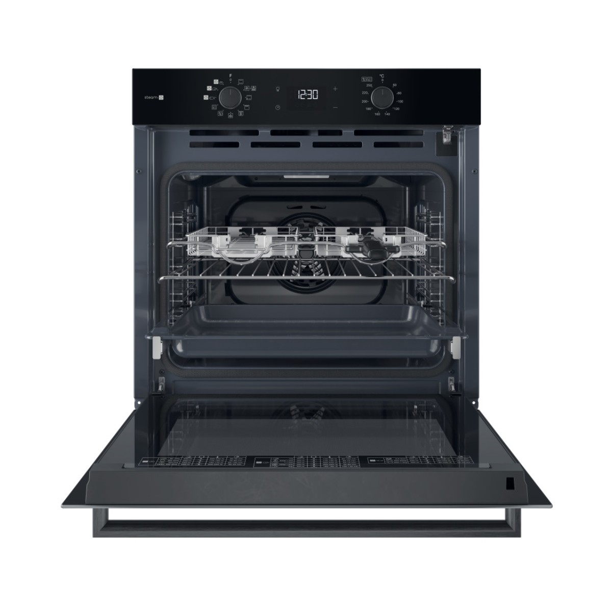 Un forno da incasso moderno con porta aperta, interno visibile.