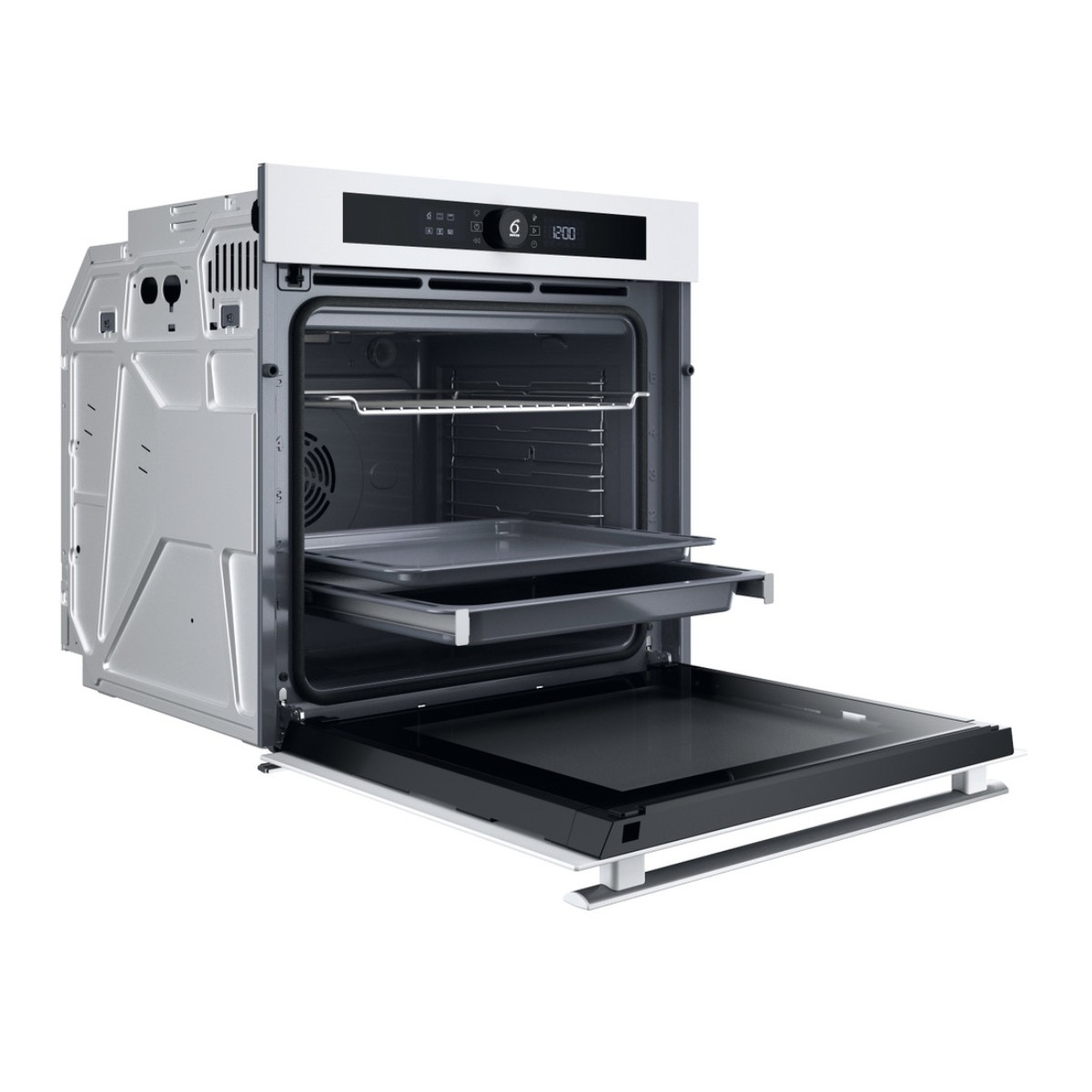 Un forno da incasso moderno con porta aperta e due griglie estratte.