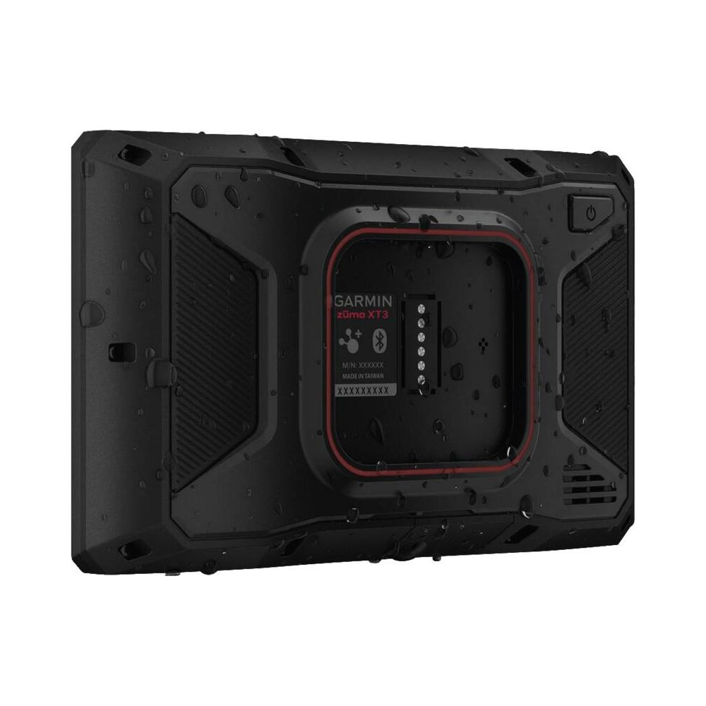 Rückseite eines schwarzen Garmin Zumo XT3 Navigationsgeräts mit Wassertropfen.