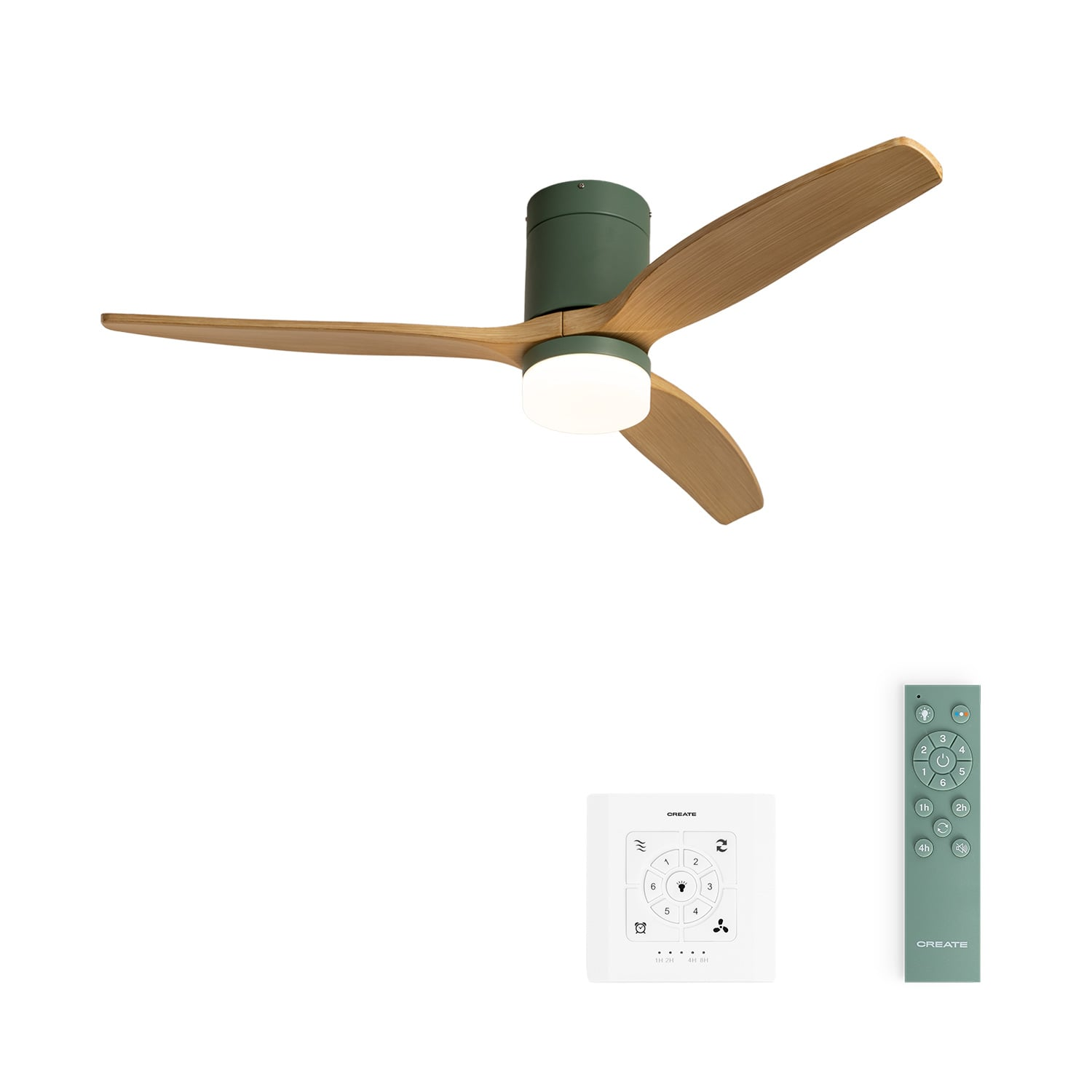 Un ventilador de techo verde con aspas de madera y mando a distancia.