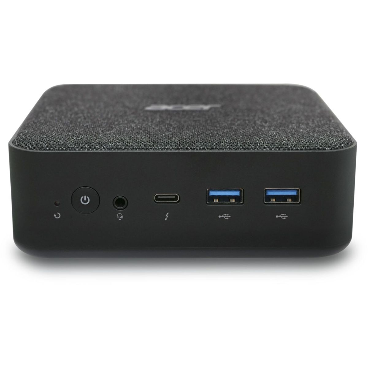 Mini PC nero con pulsante di accensione, USB-C, jack audio e due porte USB-A.
