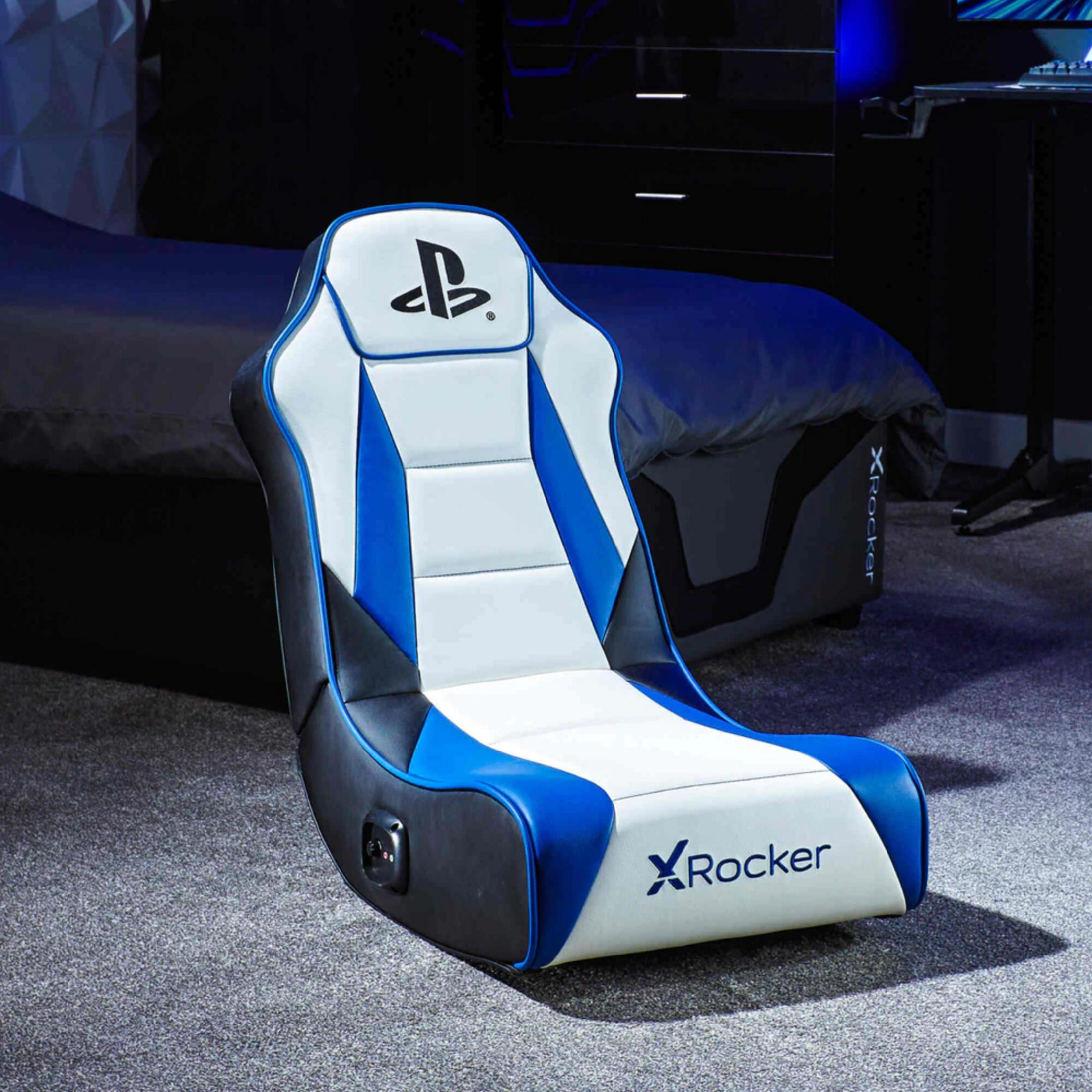 Biało-niebieski fotel gamingowy z logo PlayStation.