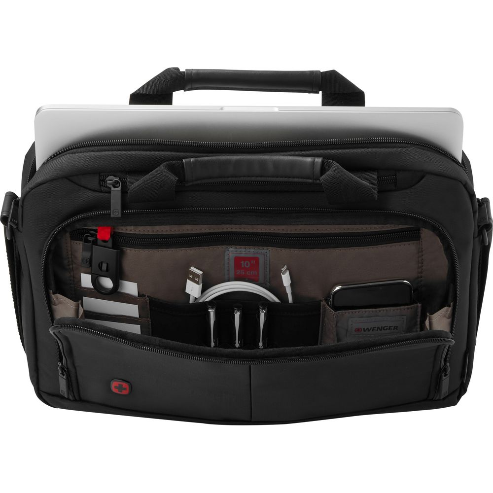 Schwarze Laptoptasche mit offenem Hauptfach, Laptop, Kabeln, Handy und Stiften.