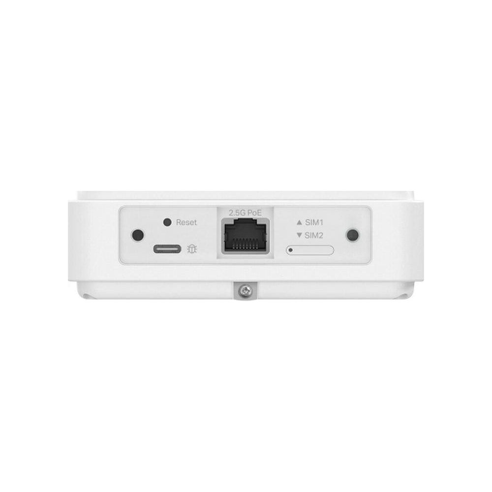 Un appareil blanc avec ports : Reset, 2.5G PoE, SIM1 et SIM2.