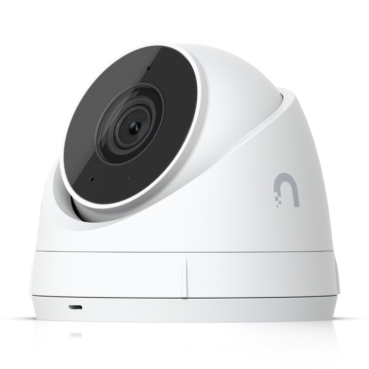 Una telecamera di sicurezza dome bianca con obiettivo nero e logo grigio su sfondo bianco.