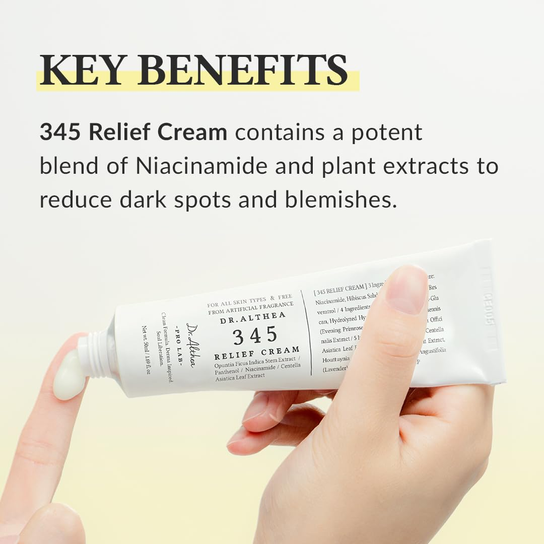 Eine Hand hält eine Tube 345 Relief Cream mit der Aufschrift 'Dr. Althea'.