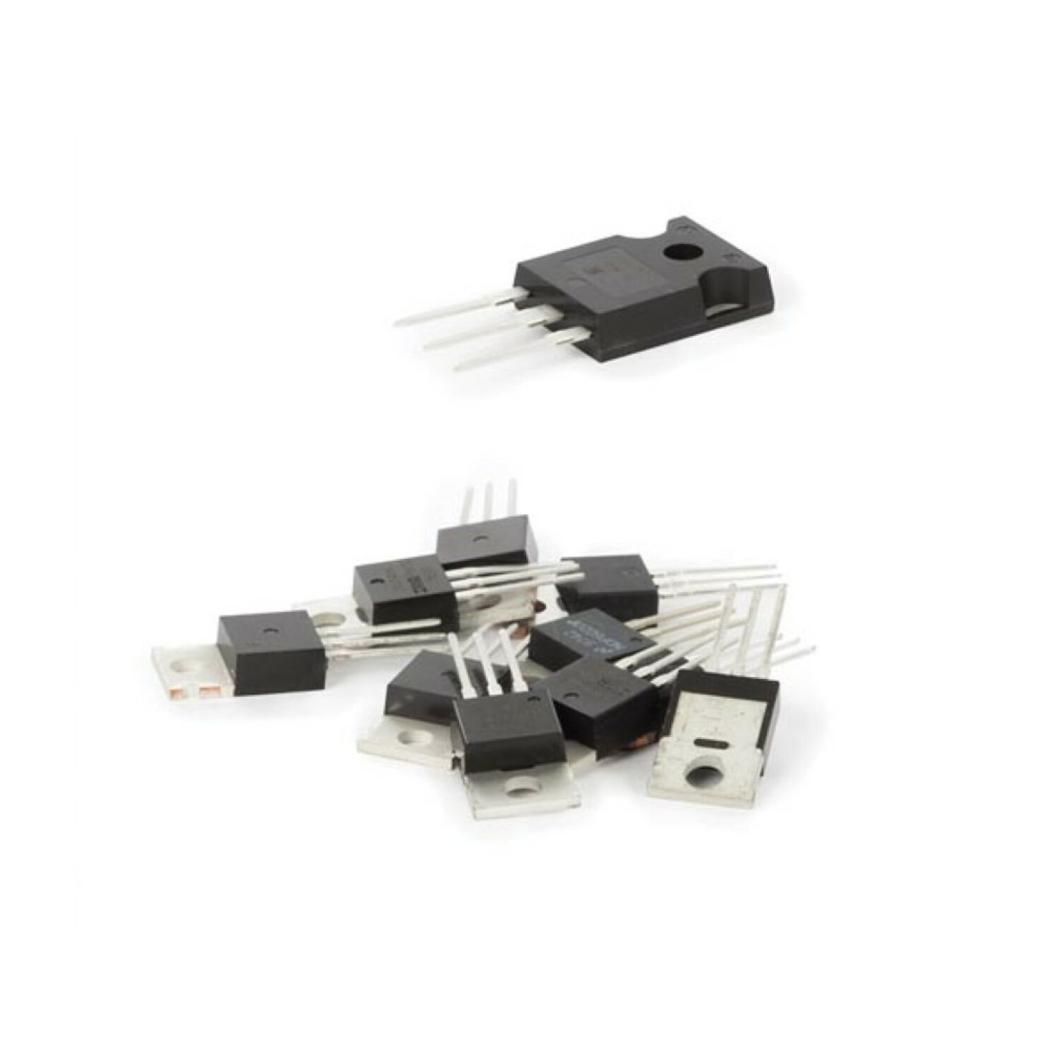 Un transistor nero in alto, una pila di transistor neri in basso.