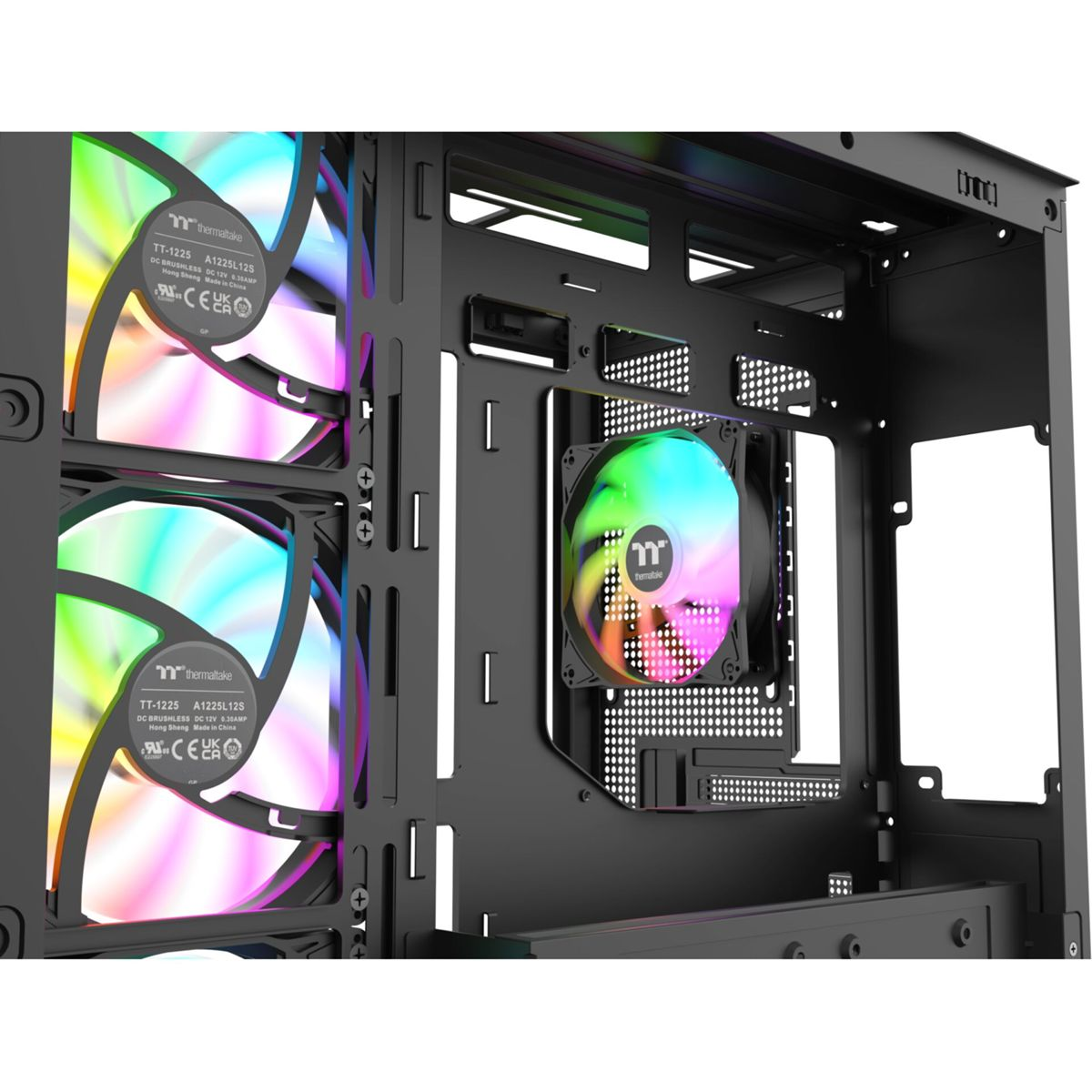 Schwarzes Computergehäuse-Interieur mit zwei RGB-Lüftern links, einem rechts.