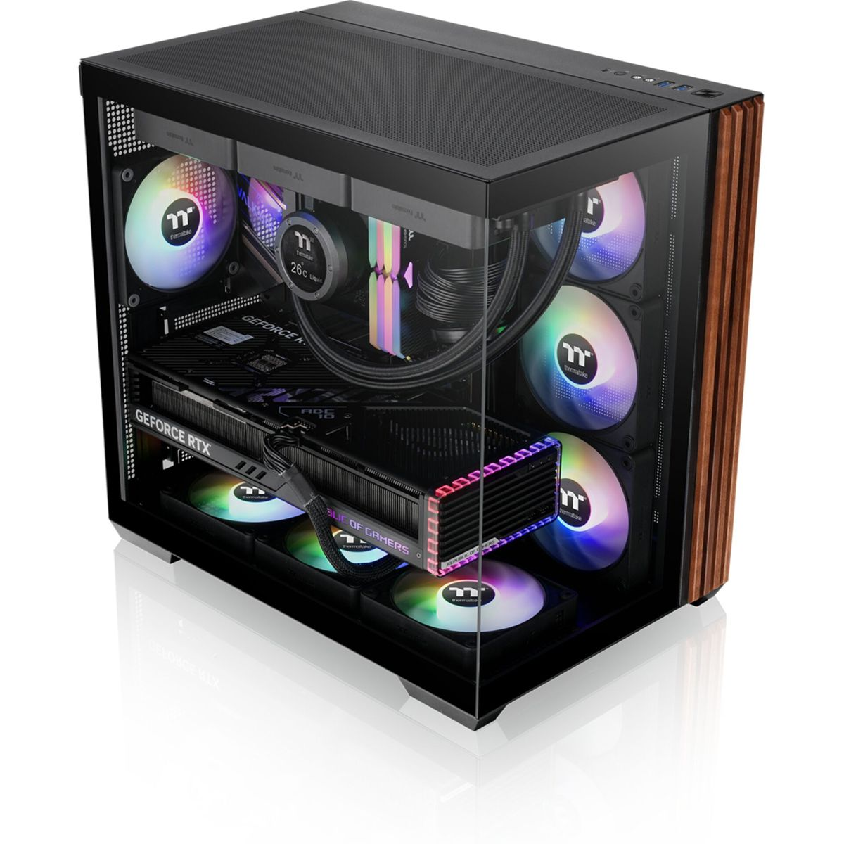Ein PC-Gehäuse mit Glasfront, RGB-Lüftern und einer Grafikkarte.