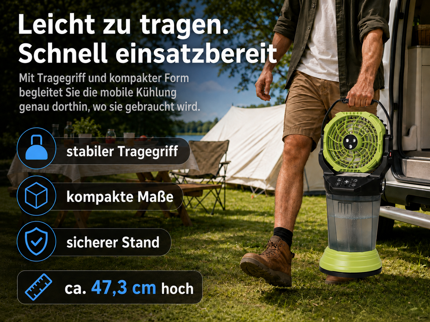 Ein Mann hält einen tragbaren Lüfter mit Wassertank und leuchtgrünem Sockel im Freien.