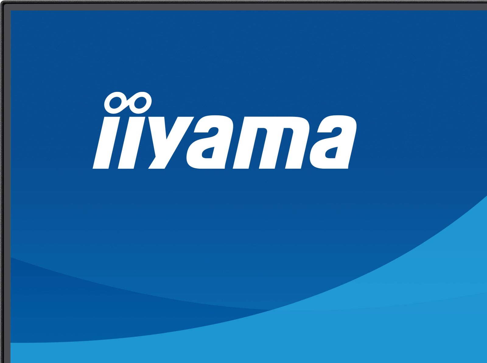 Logo Iiyama w kolorze białym na niebieskim tle z zakrzywioną linią.