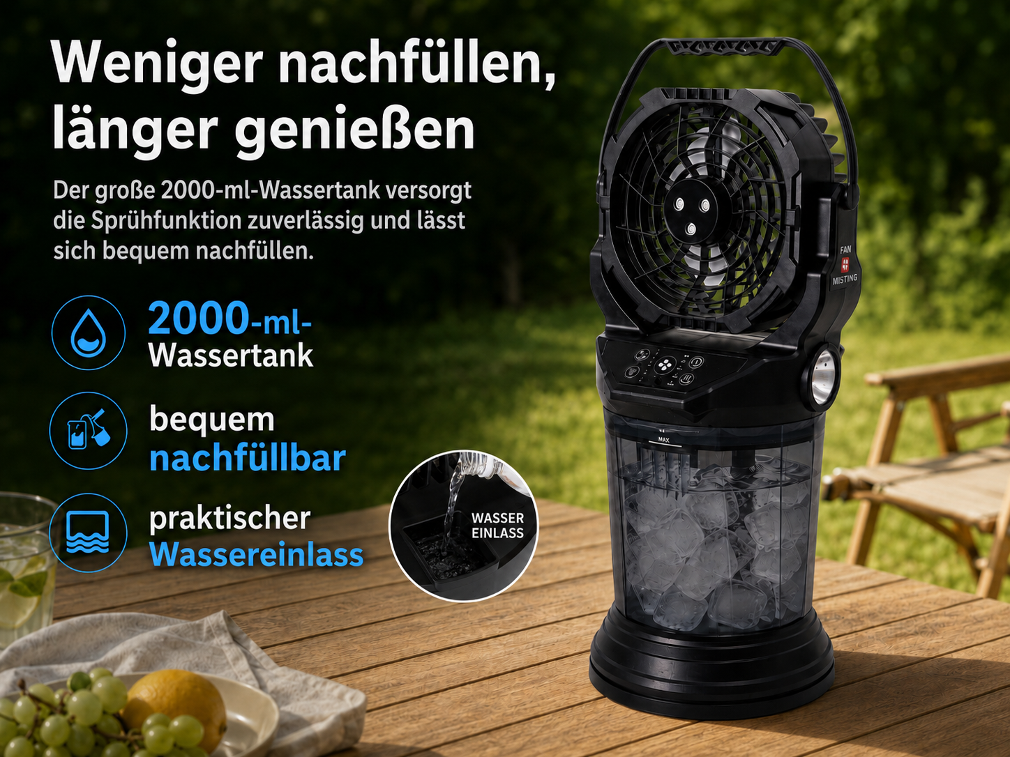 Schwarzer Ventilator mit Wassertank und Eiswürfeln auf einem Holztisch.