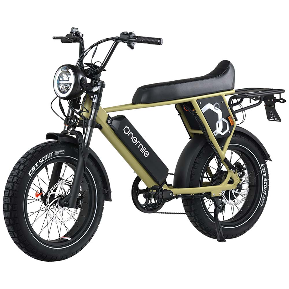 Una bicicleta eléctrica color canela con asiento negro y llantas anchas.