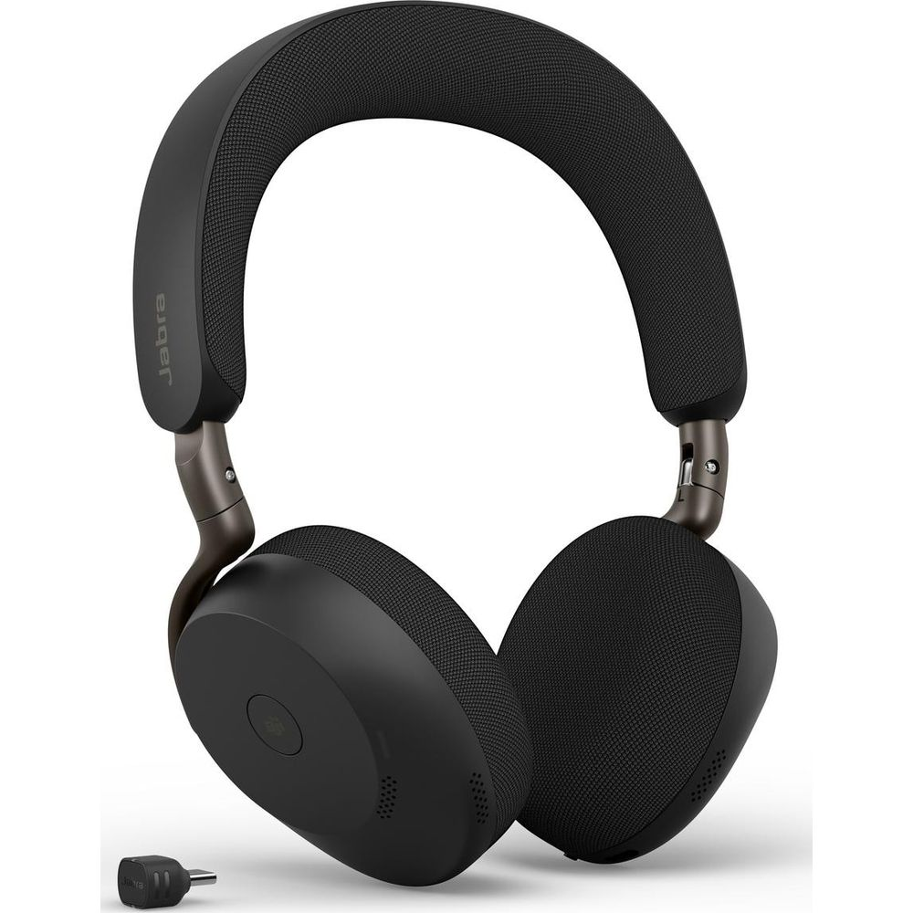 Un paio di cuffie Jabra nere con archetto e padiglioni grigio scuro. Un piccolo dongle USB è visibile.