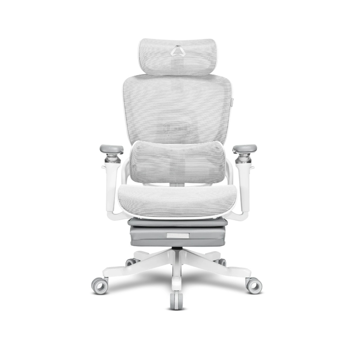 Una sedia da ufficio ergonomica bianca e grigia con poggiatesta e supporto lombare.