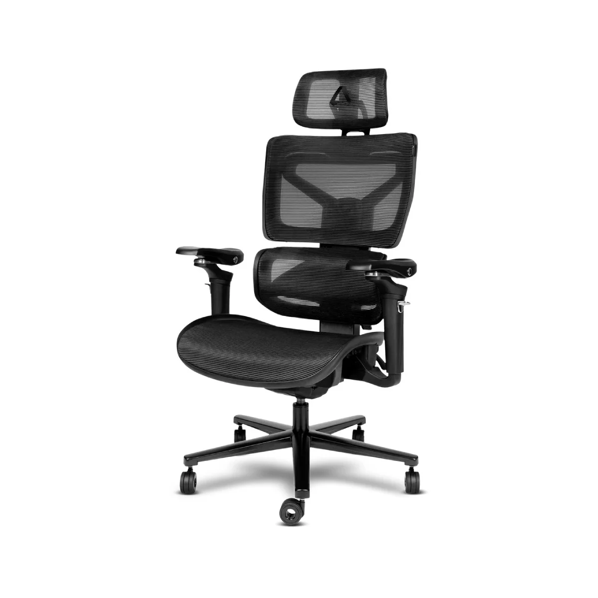 Una sedia da ufficio ergonomica nera con schienale in rete e poggiatesta.