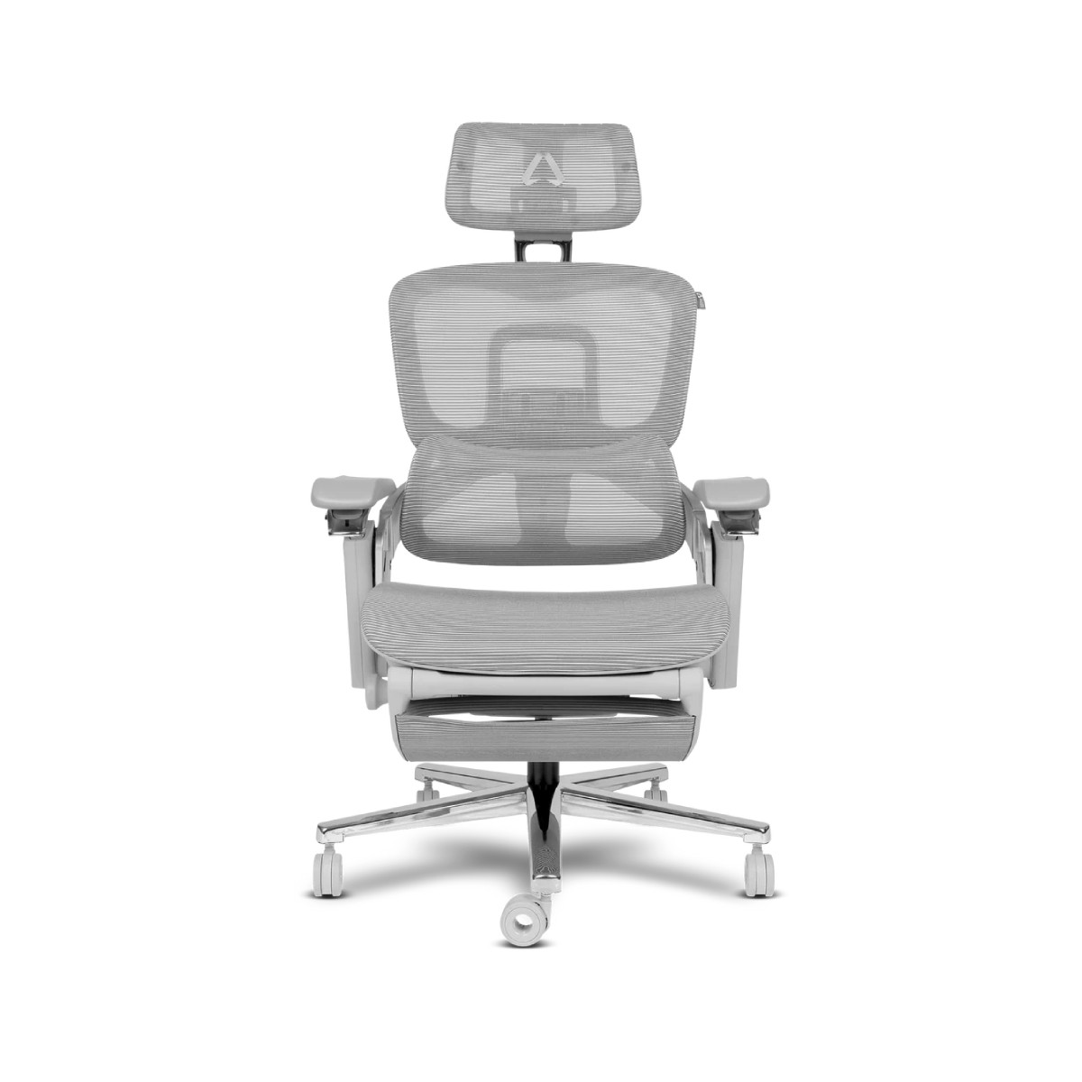 Una sedia da ufficio ergonomica grigia con schienale in rete e poggiatesta, su sfondo bianco.