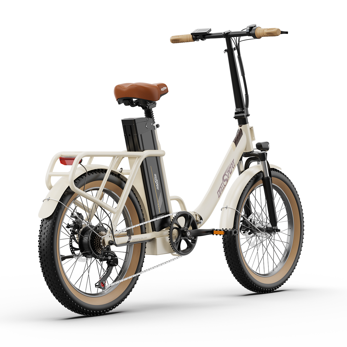 Bici elettrica pieghevole color crema con sella marrone, portapacchi e pneumatici larghi.