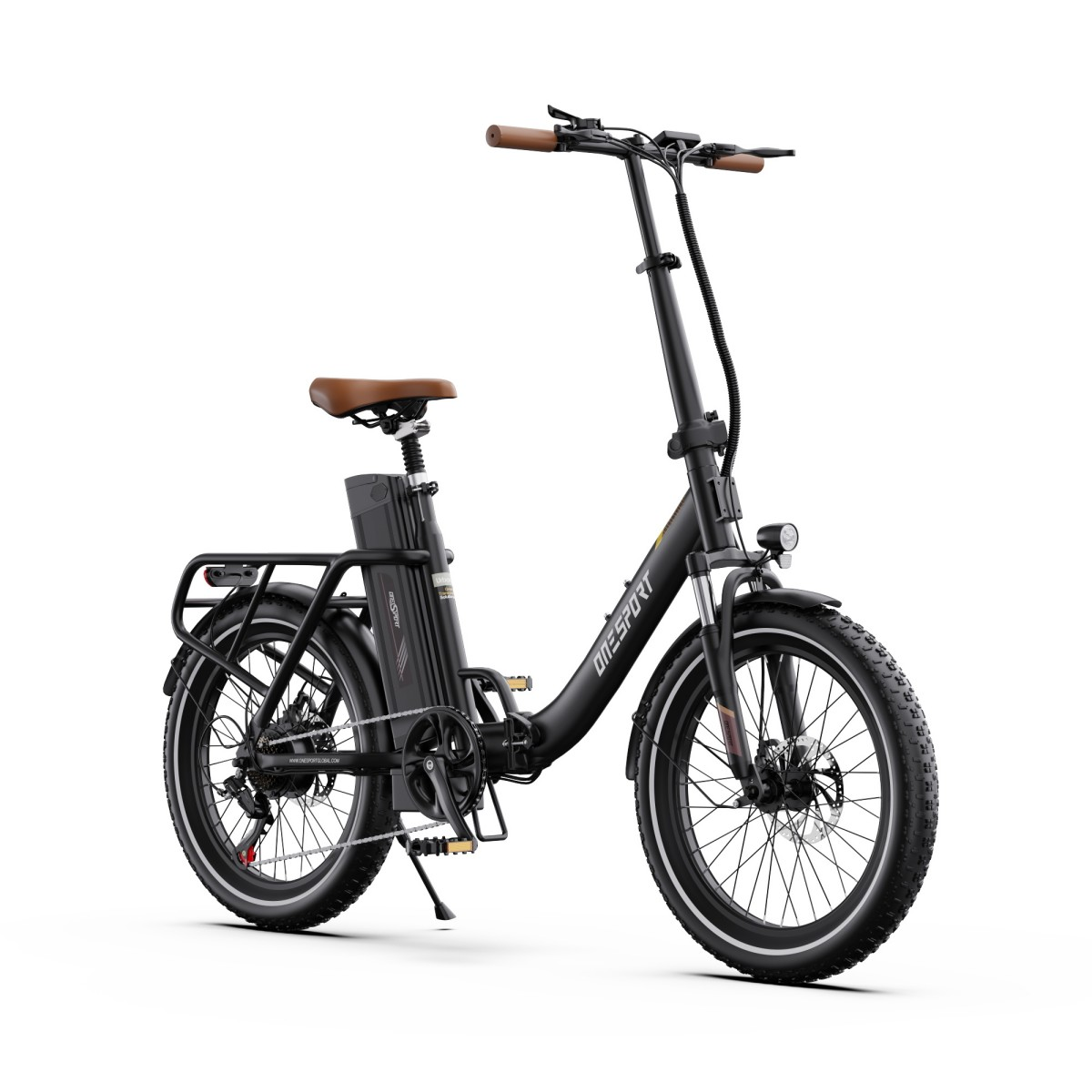 Bicicletta elettrica pieghevole nera con sella e manopole marroni, pneumatici a fascia bianca e portapacchi.