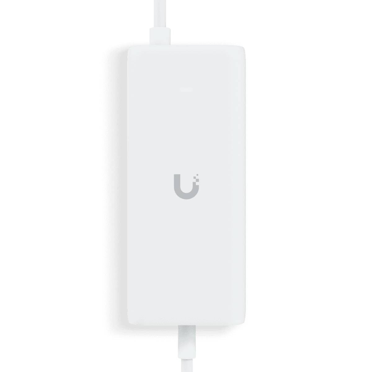 Un caricabatterie bianco con logo a U, collegato da cavi sopra e sotto.