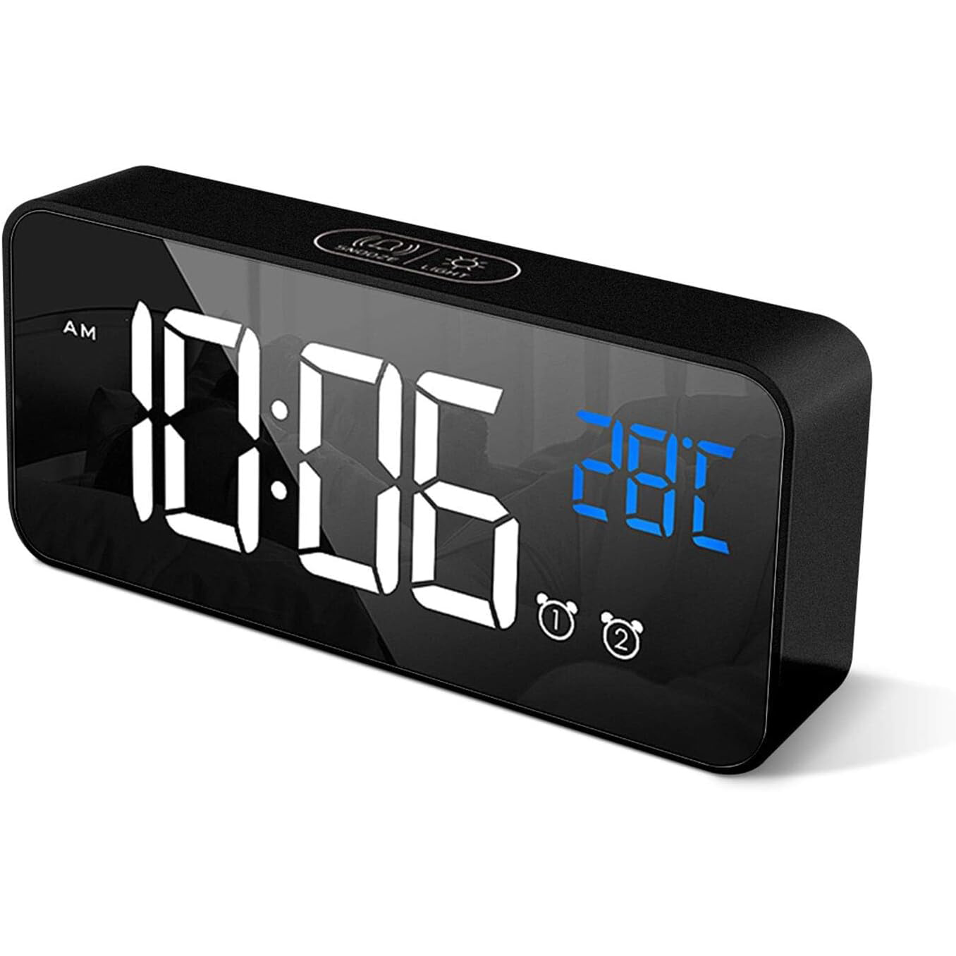 Digitaler Wecker zeigt 10:06 Uhr und 28 Grad an.