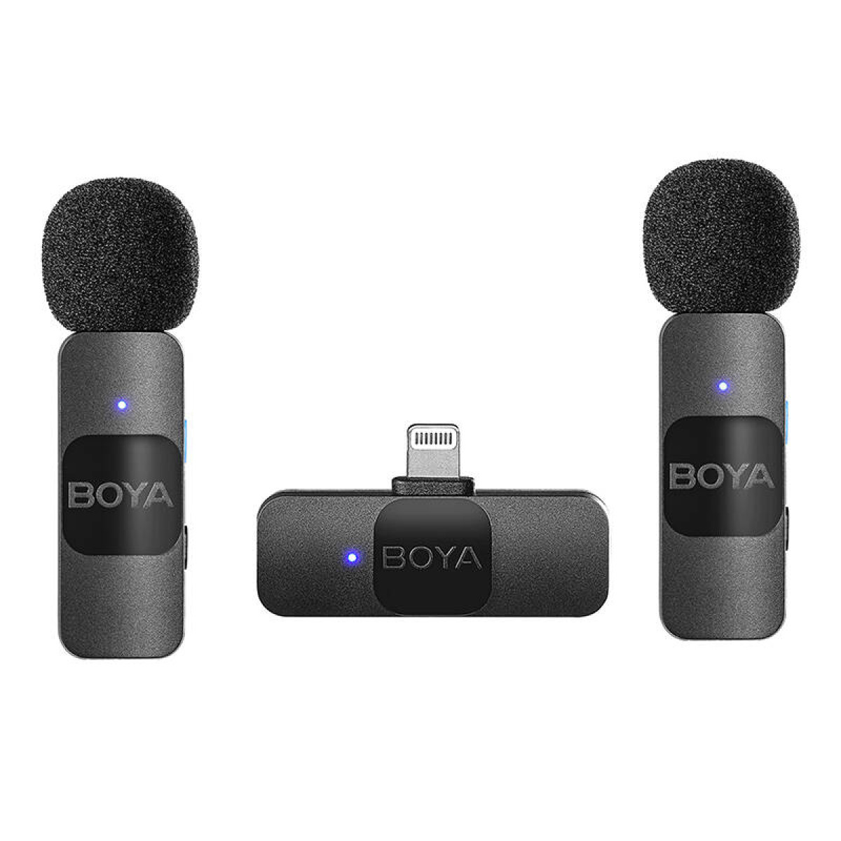 Tres micrófonos negros BOYA, dos con tapa, uno con conector lightning.