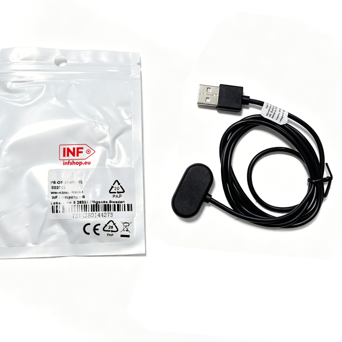Schwarzes USB-Ladekabel mit ovalem Magnetstecker, neben einer transparenten Verpackung.