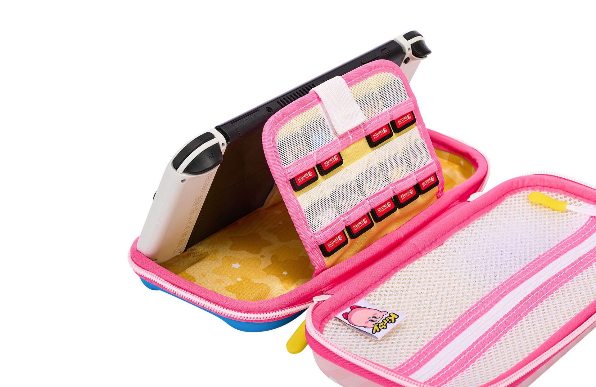 Różowe etui na Nintendo Switch z grami i naszywką Kirby.